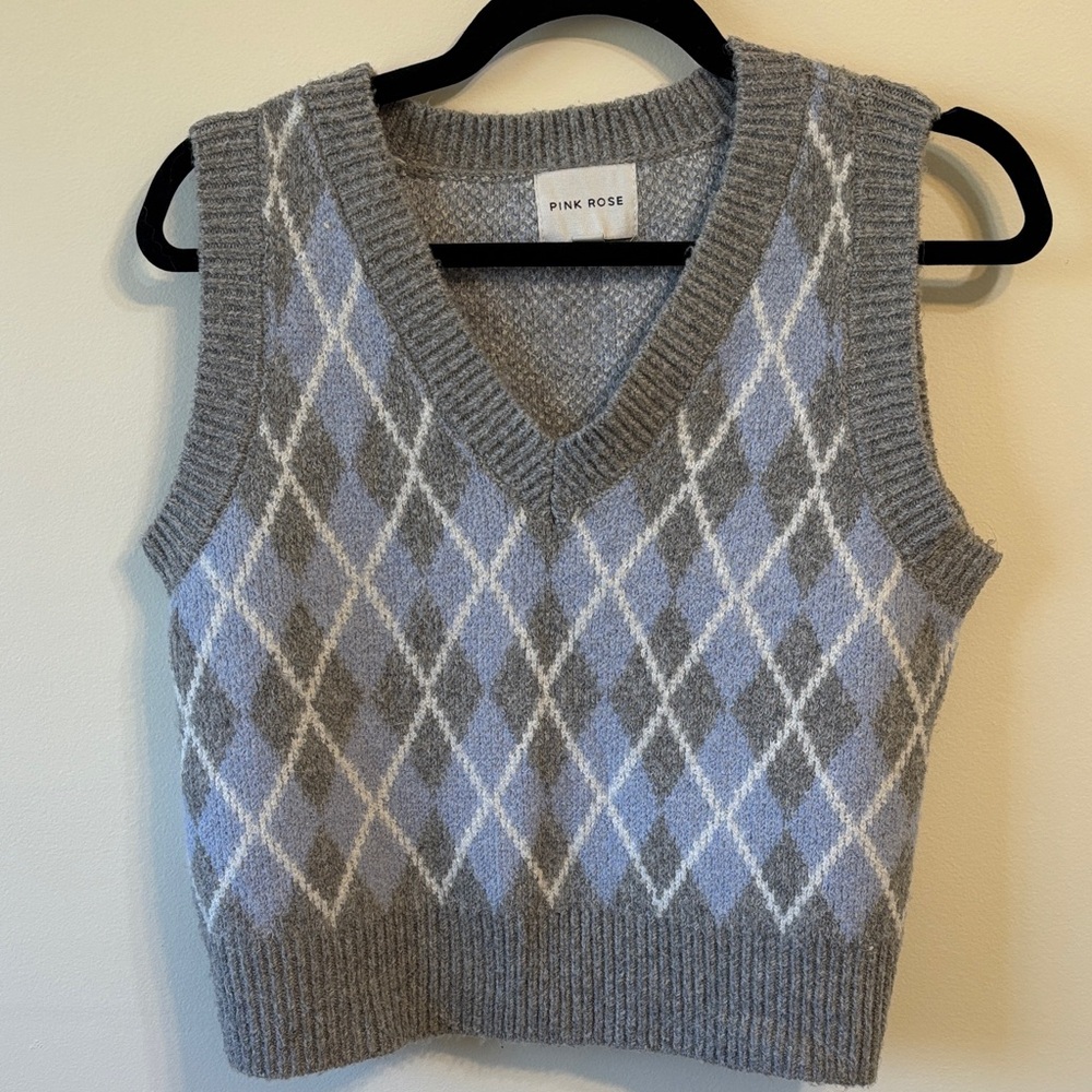 Ultra Soft n a Cuddly Pink Rose Women's Pastel V-Neck Argyle Sweater Vest